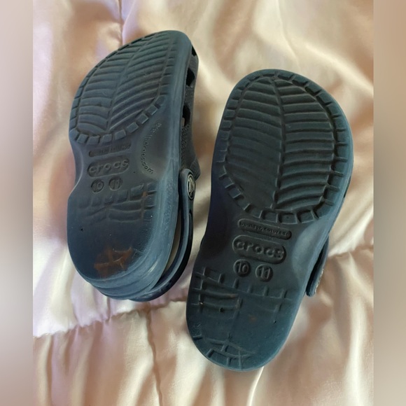 Crocs for kids! Preowned! Size 10-11 children’s! Blue - Picture 3 of 5